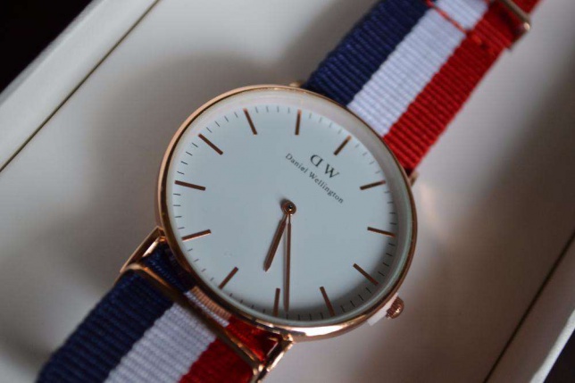 Đồng hồ Daniel Wellington xách tay – Thiết kế hoàn hảo tới từng chi tiết